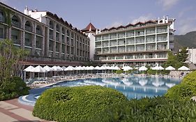 Marti La Perla (Adults Only)